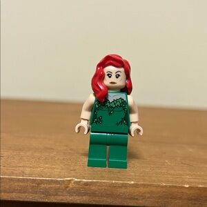 LEGO Poison Ivy Minifigure from set 76117